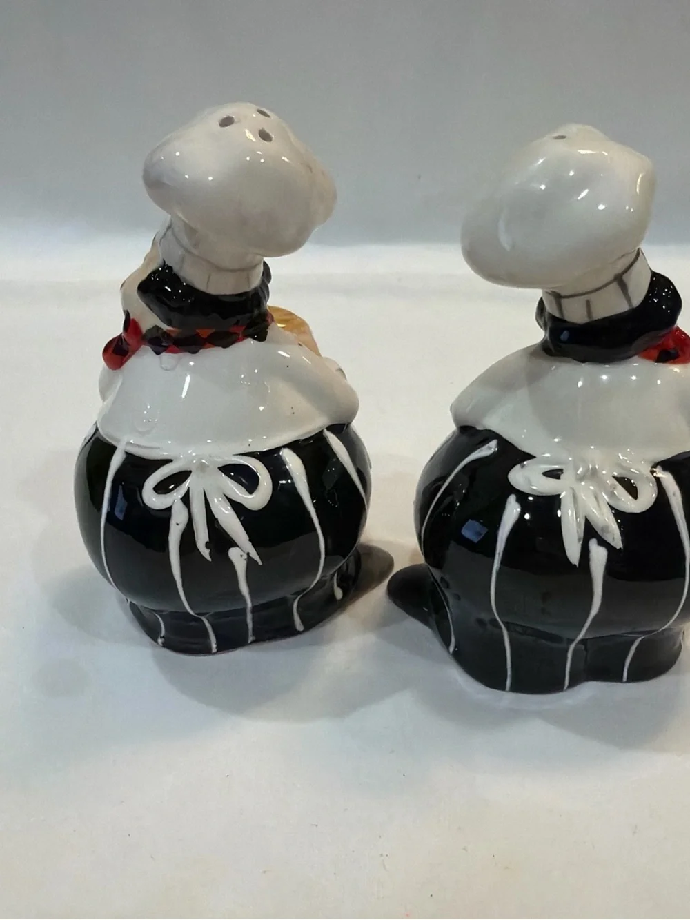 Chef Figurine Salt & Pepper Shaker Set - White and Black